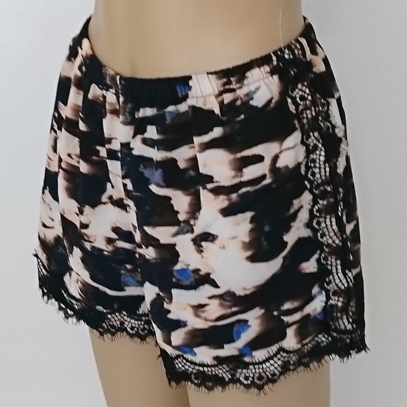 NWT Whitney Eve Print Lace Trim Shorts Size XS - Picture 1 of 6
